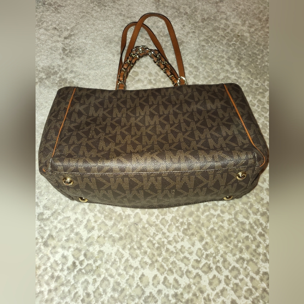 Michael Kors Monogram Satchelππ - Picture 2 of 12